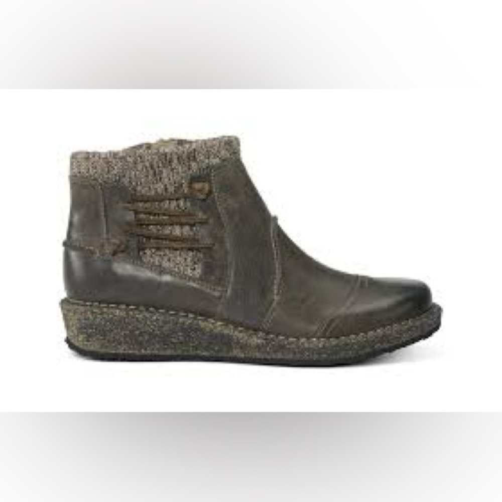 Aetrex Tessa sweater ankle boots brown leather women’s size 7.5-8